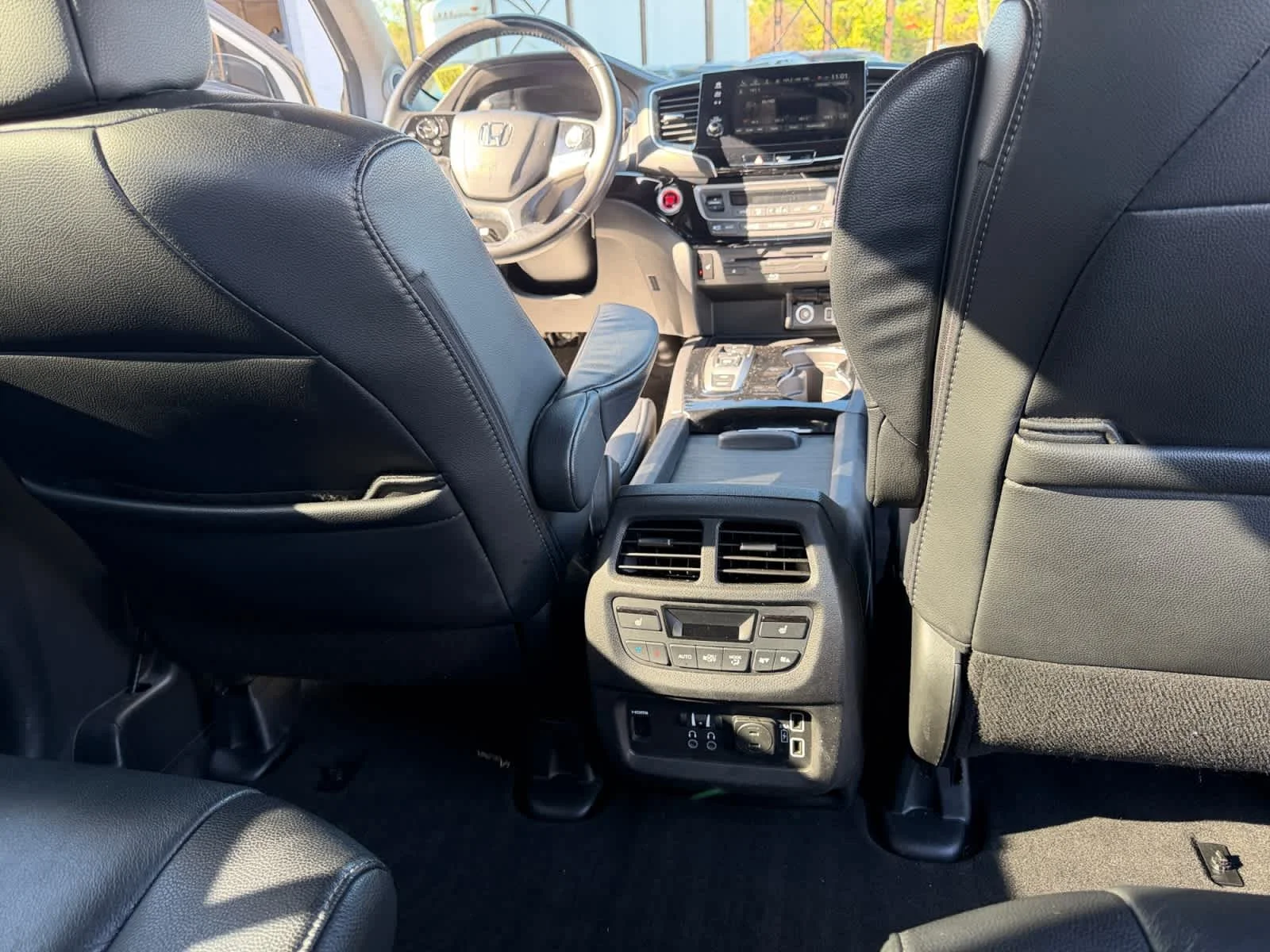 Used 2019 White Diamond Pearl Honda Touring 7-Passenger image 35