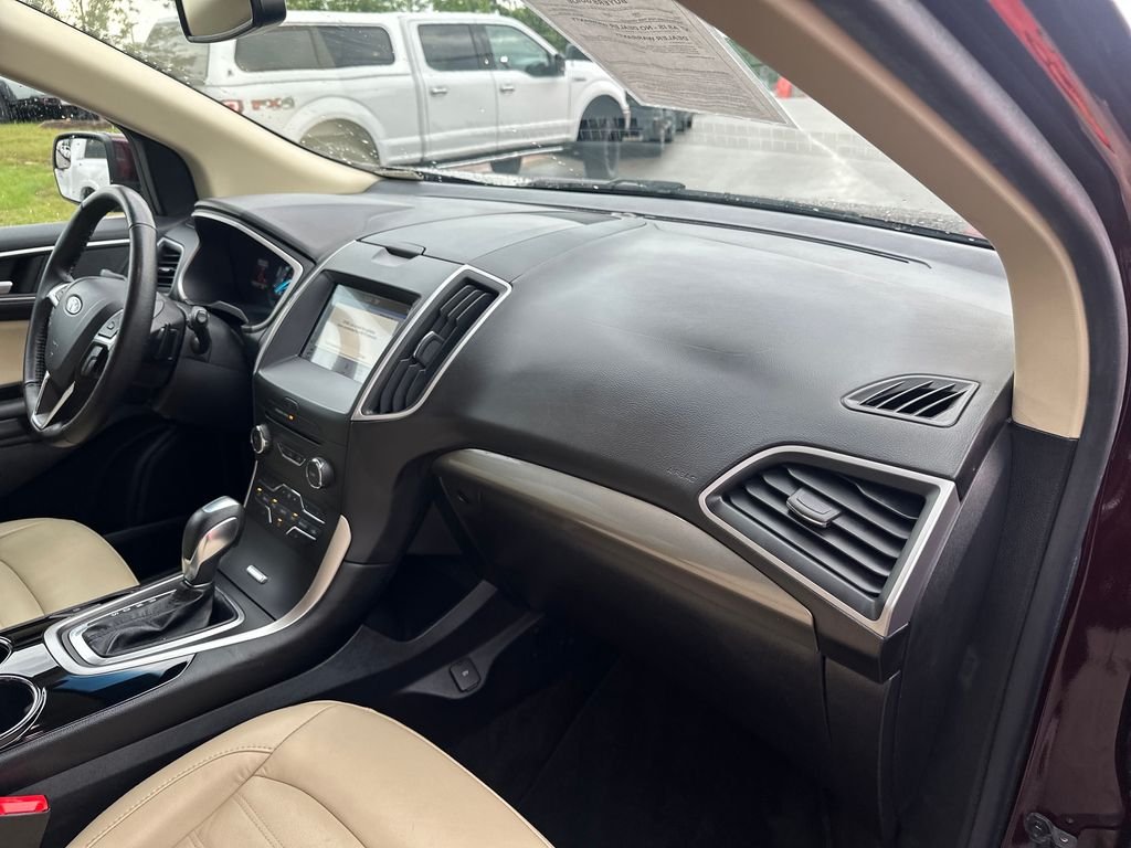 Used 2018 Red Ford SEL image 37