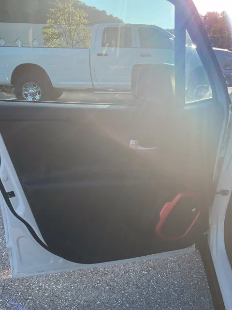 Used 2019 White Jeep Trailhawk image 11
