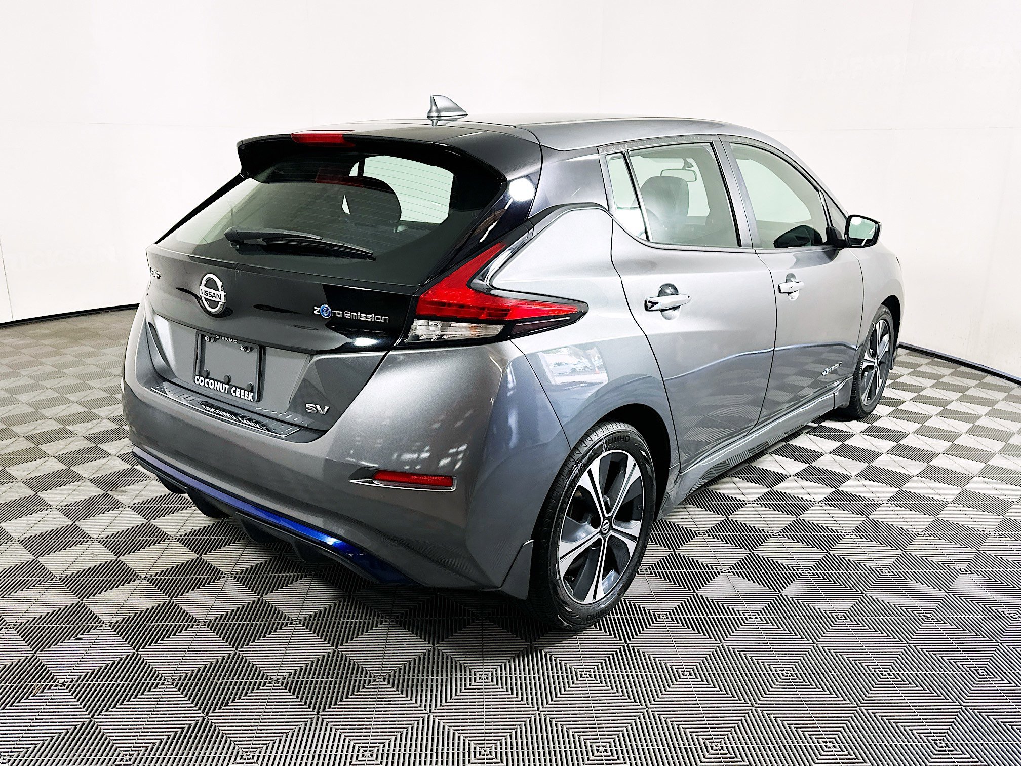 2019 Nissan LEAF thumbnail 6