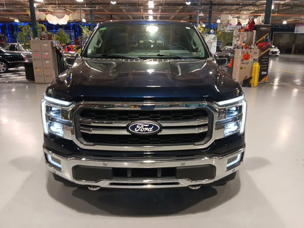 Certified Used 2024 Blue Metallic Ford Lariat image 9