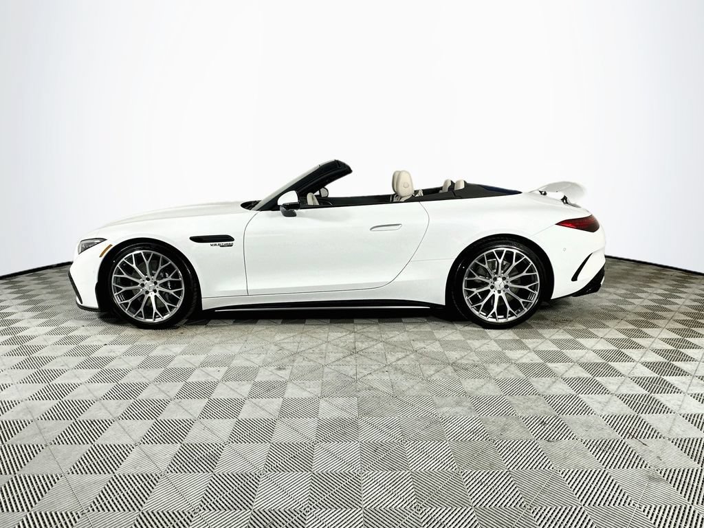 New 2027 MANUFAKTUR Moonlight White Metallic Mercedes-Benz SL 63 AMG® image 36