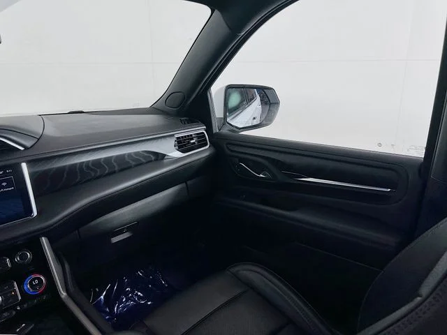 2023 GMC Yukon Denali - Photo 22