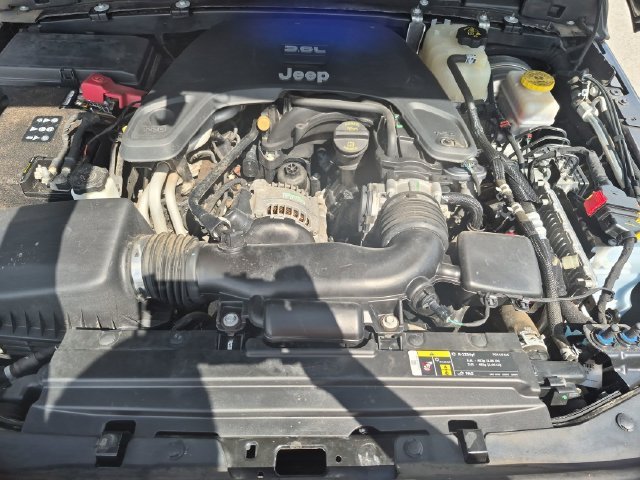 Used 2020 Crystal Metallic Jeep Sport S image 14
