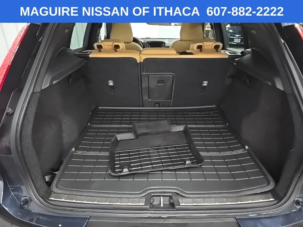 Used 2021 Blue Volvo T5 Inscription image 12