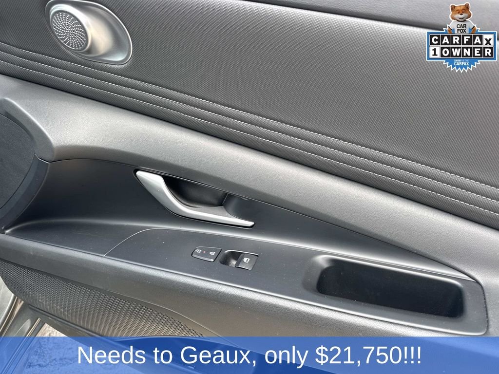Used 2025 Gray Hyundai SEL Convenience image 27