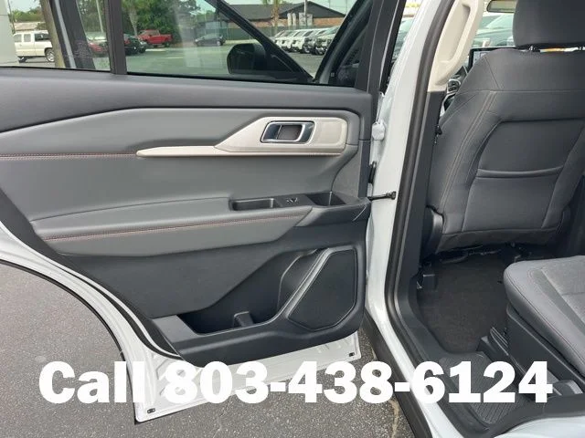 New 2026 Space White Metallic Ford Active image 9
