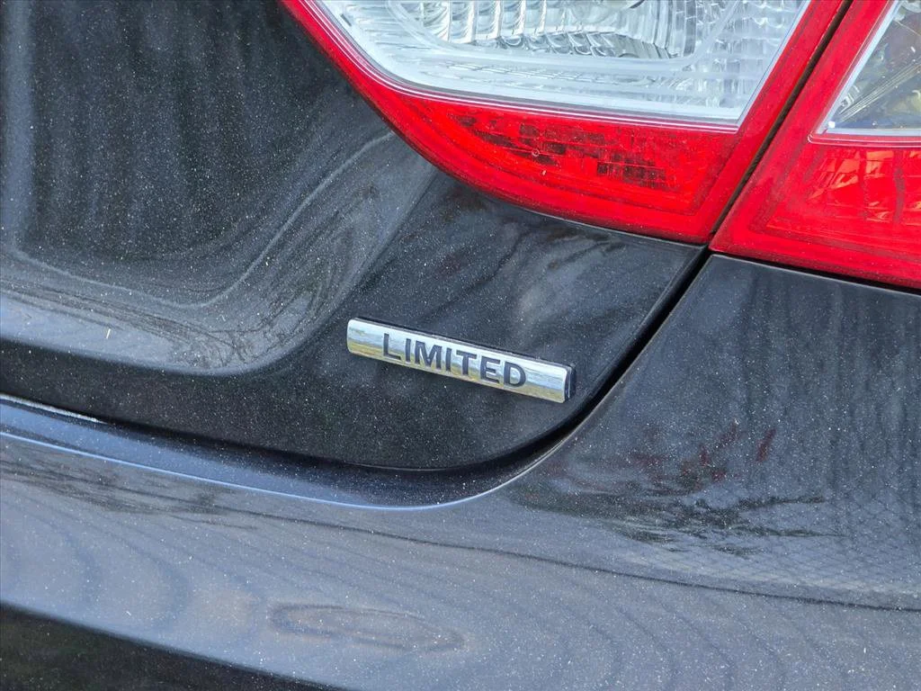 Used 2013 Black Hyundai Limited image 14