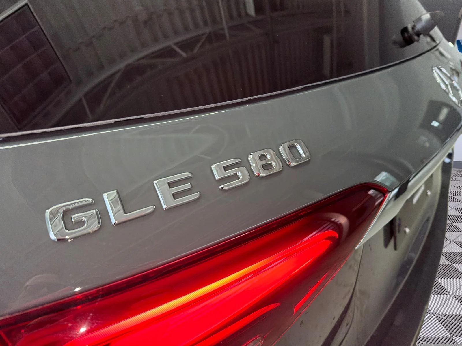 New 2026 manufaktur paint manufaktur si Mercedes-Benz GLE 580 4MATIC SUV image 27