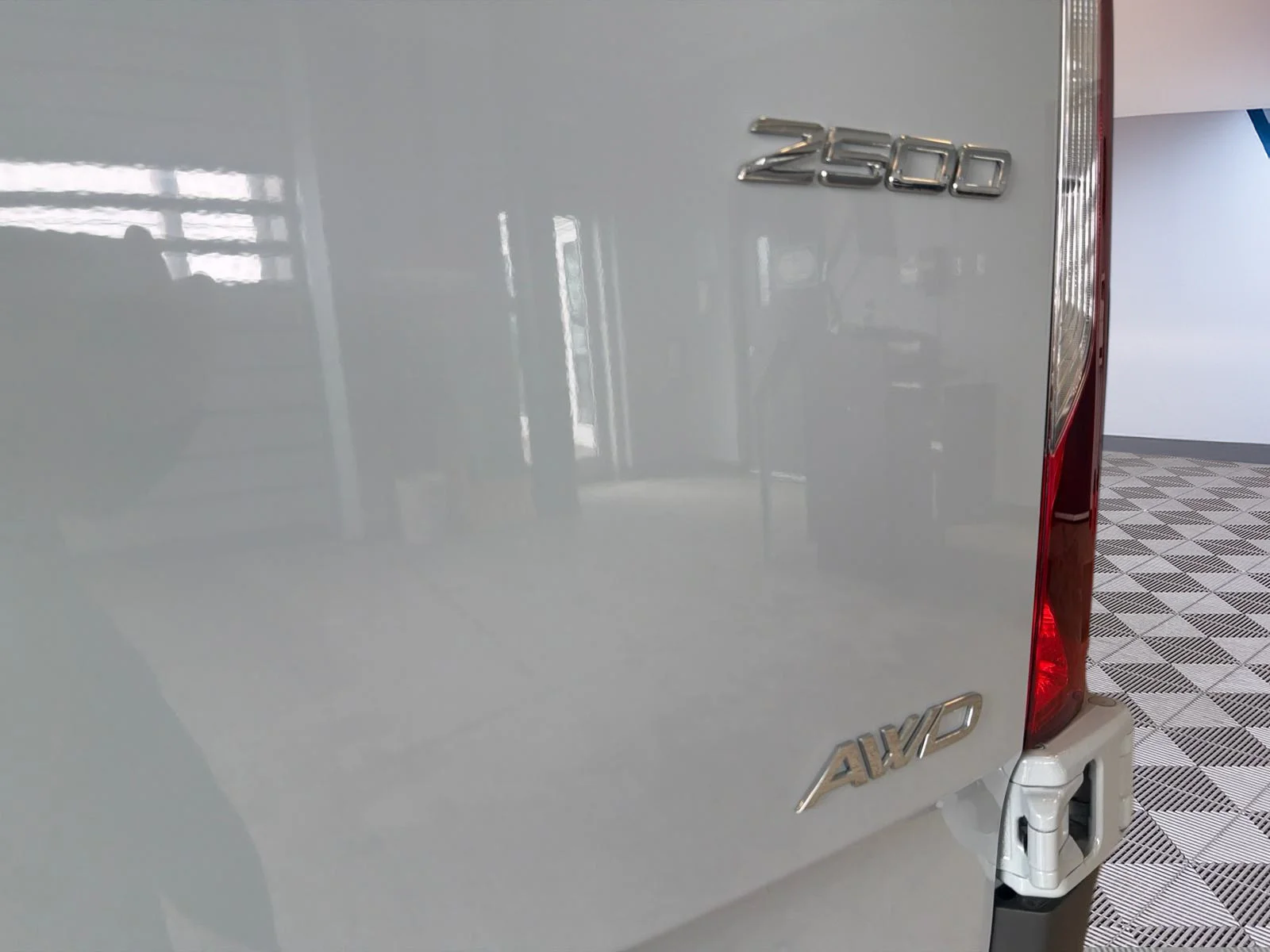Used 2025 Silver Mercedes-Benz 2500 Standard Roof image 15