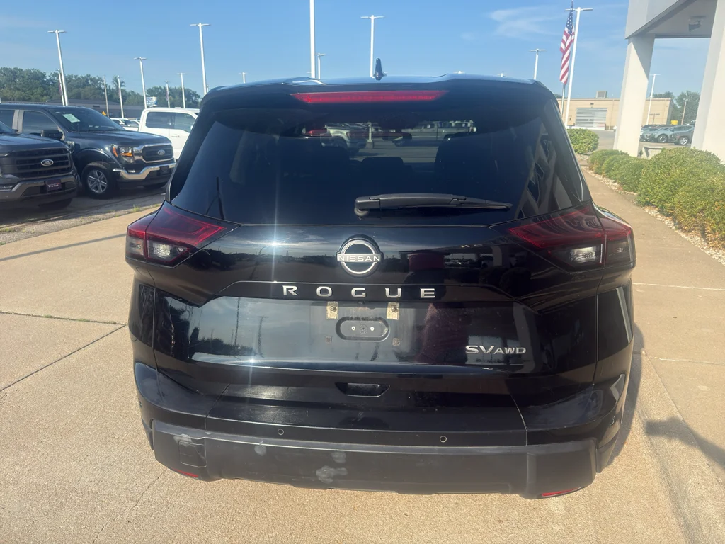 Used 2024 Super Black Nissan SV image 7