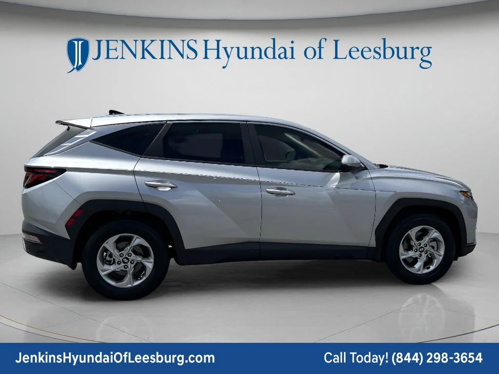 Used 2024 Silver Hyundai SE image 4