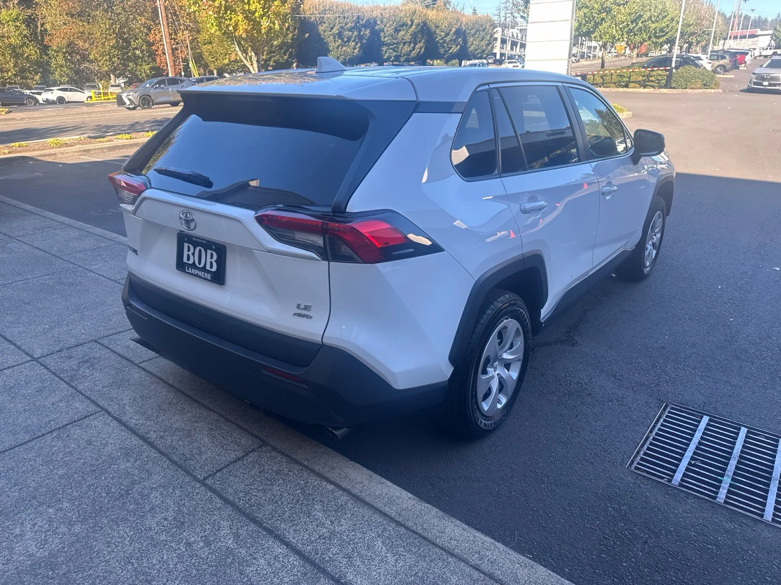 Used 2025 White Toyota LE image 5