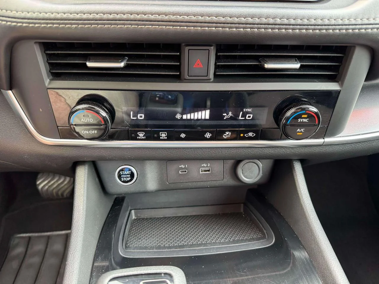 Used 2023 Brilliant Silver Metallic Nissan SV FWD image 31