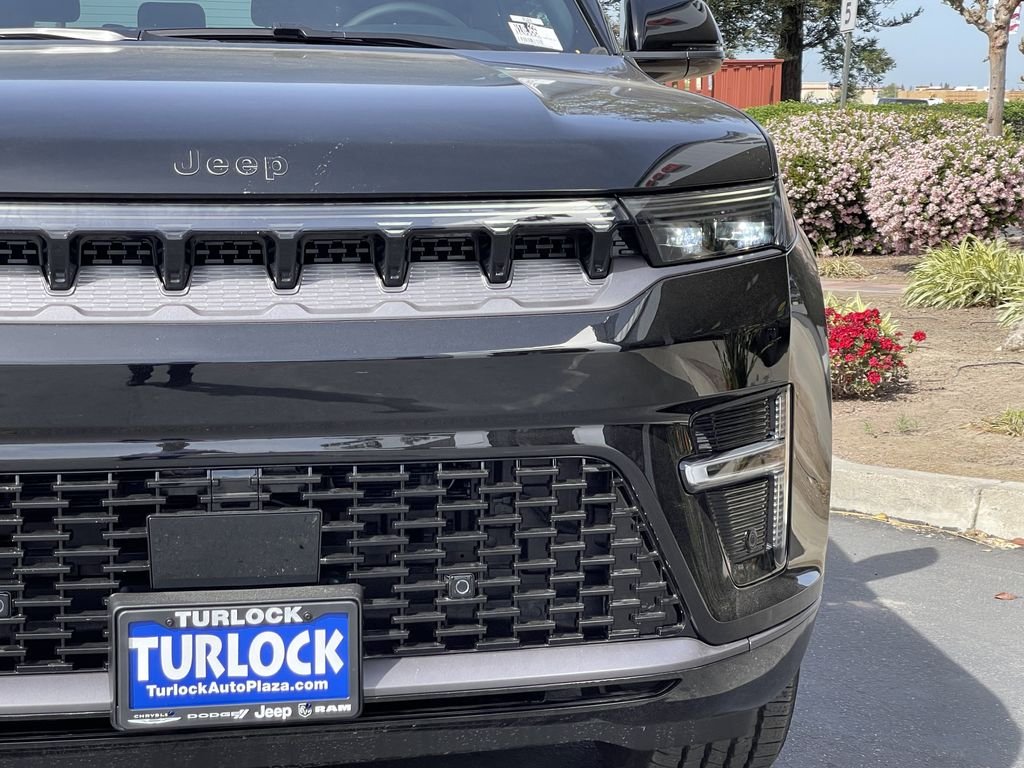 New 2026 High Gloss Black Exterior Paint Jeep Limited Altitude image 2