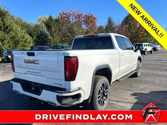 Used 2025 White GMC AT4 image 9