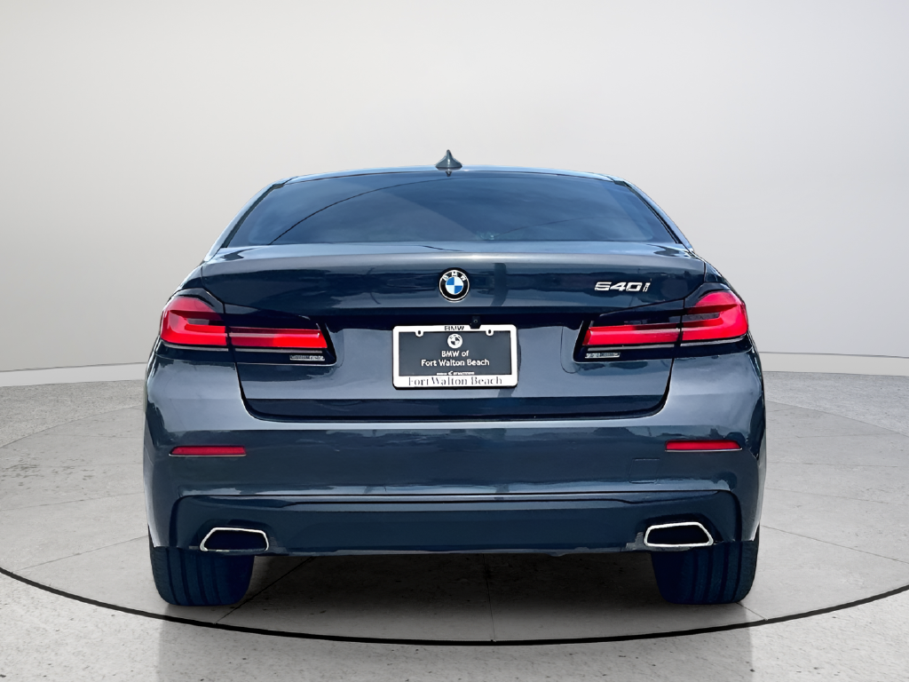 Used 2023 Gray BMW 540i image 5