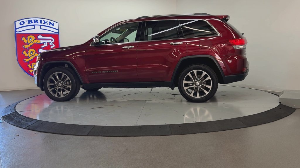 Used 2018 Velvet Jeep Limited image 7