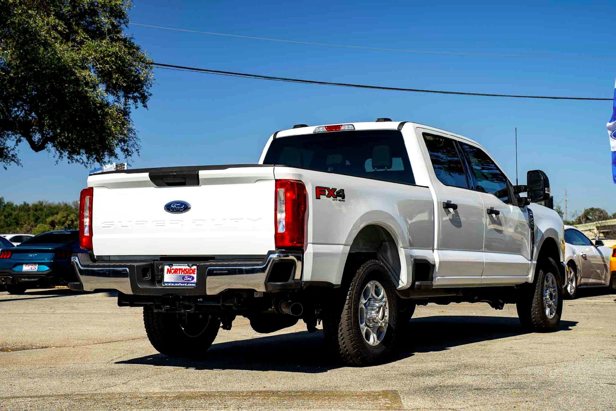 New 2026 Oxford White Ford XLT image 4