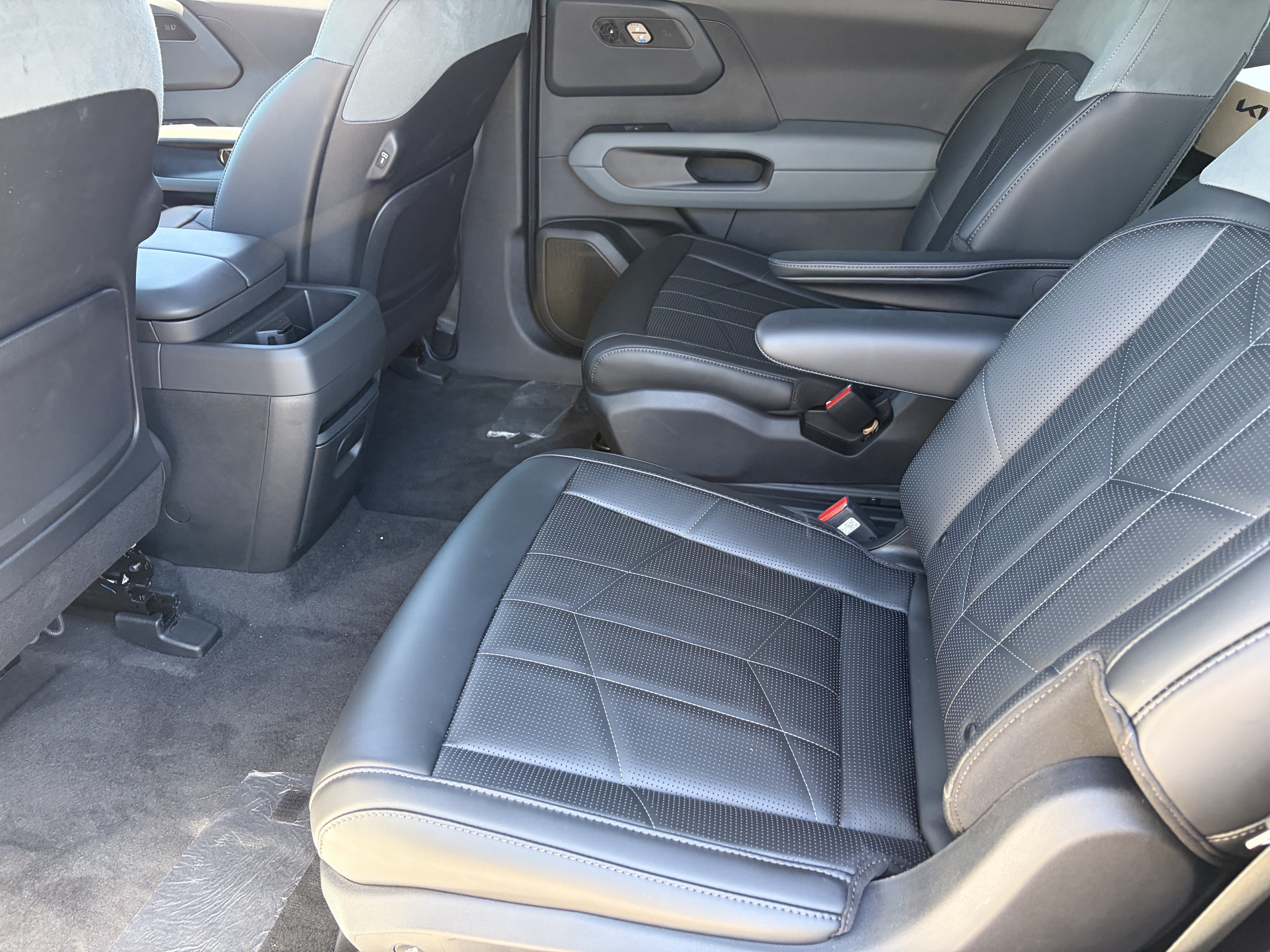 New 2027 Glacial White Pearl Kia X-LINE SX PRESTIGE image 15