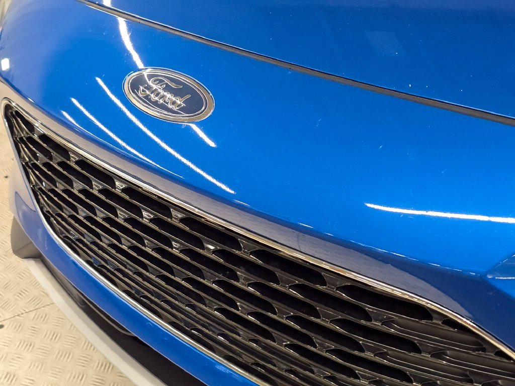 Used 2020 Blue Ford SE image 13