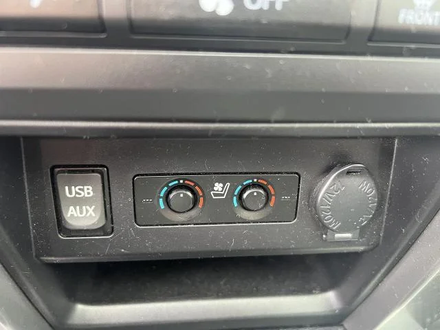 Certified Used 2018 Blizzard Pearl Toyota  image 18