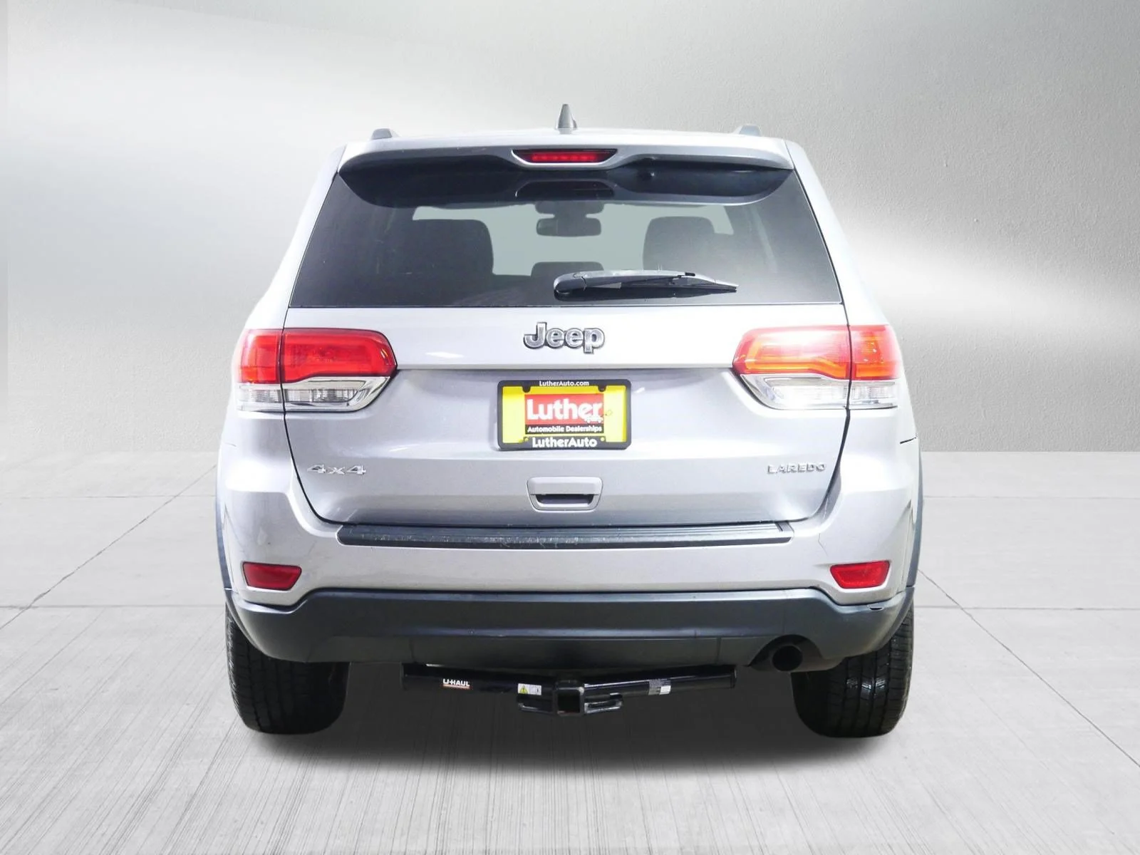 Used 2015 Billet Silver Metallic Clearcoat Jeep Laredo image 6