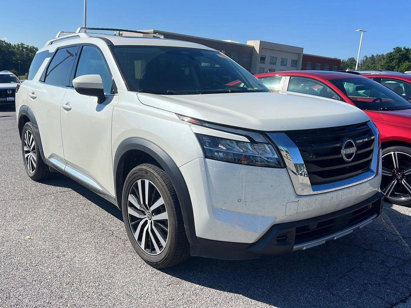 Used 2023 Pearl White Tricoat Nissan Platinum image 6