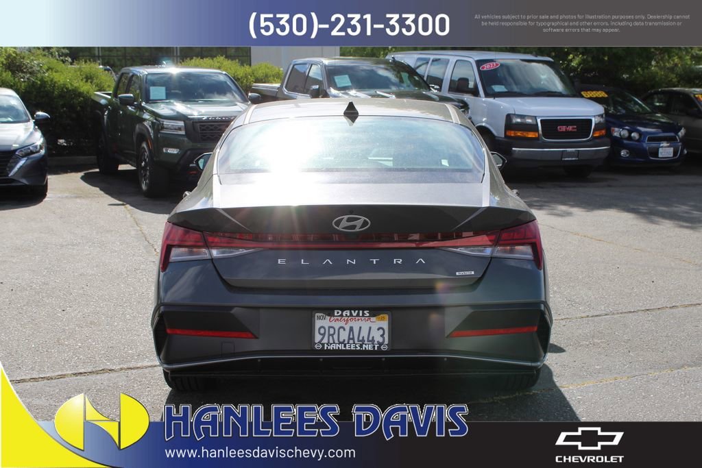 2025 Hyundai Elantra Hybrid Limited photo 5