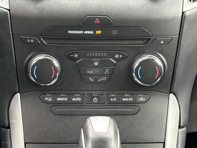 Used 2018 Black Ford SEL image 19
