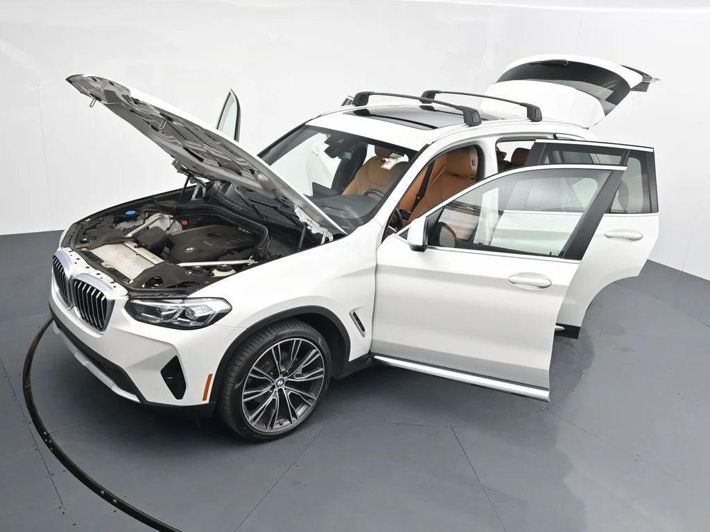 Used 2022 White BMW xDrive30i image 26