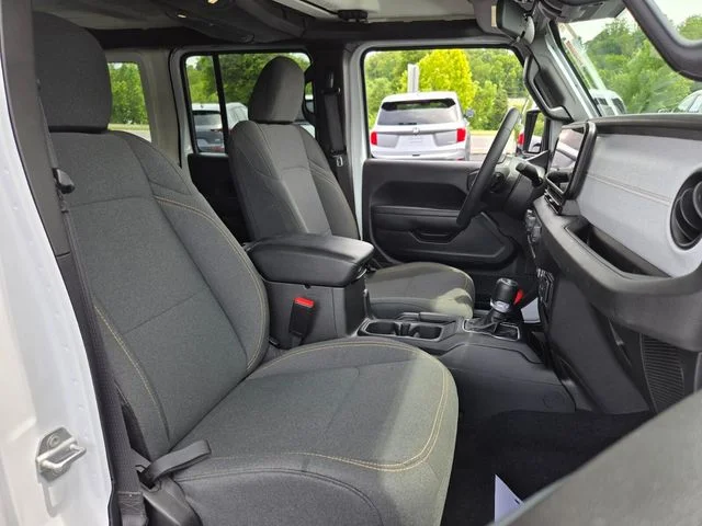 Used 2025 White Jeep Sport S image 20
