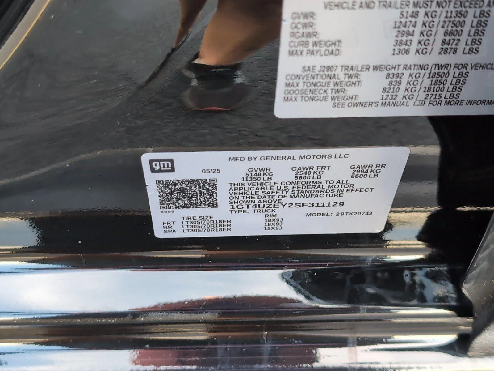 Used 2025 Onyx Black GMC AT4X image 14