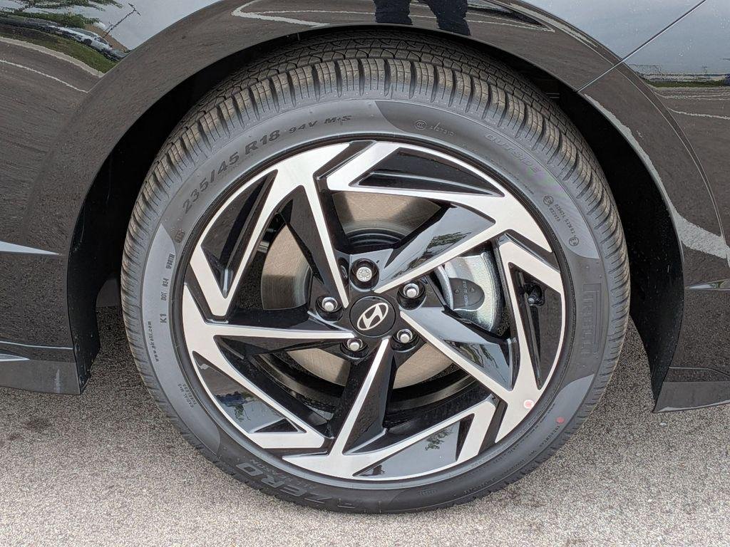 New 2026 Black Hyundai SEL Sport image 9