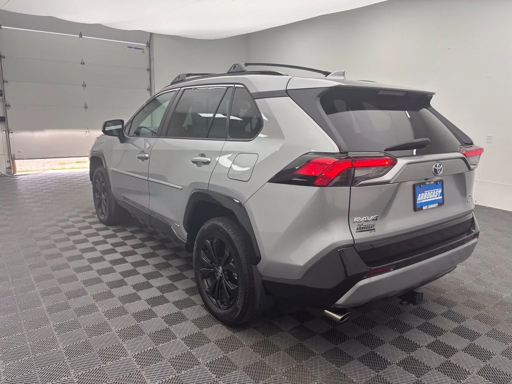 Used 2022 Silver Toyota SE image 11
