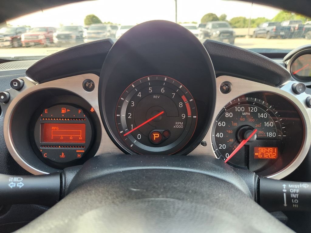 Used 2016 Black Cherry Nissan Touring image 16