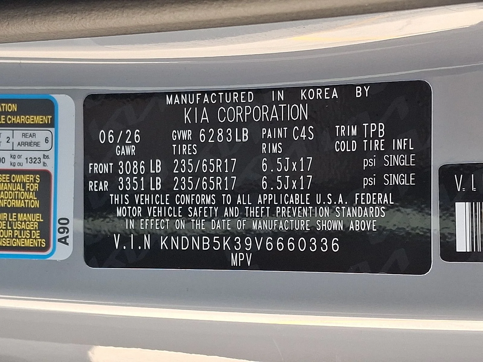 New 2027 White Kia LXS image 21