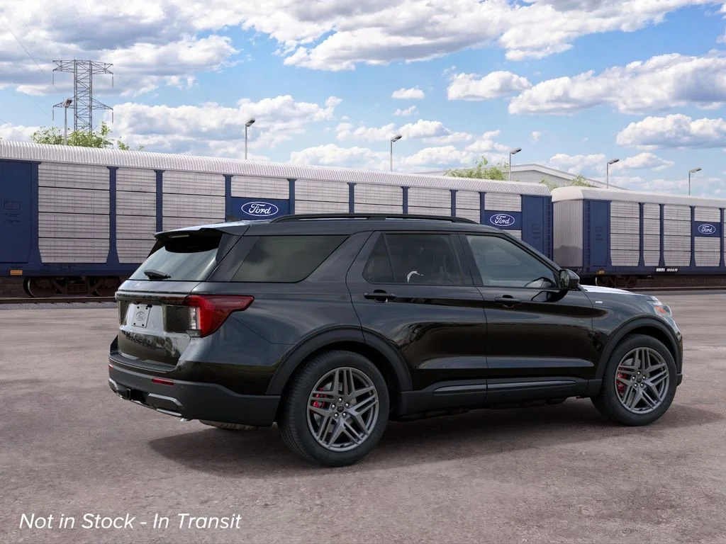 New 2027 Agate Black Metallic Ford ST-Line image 6