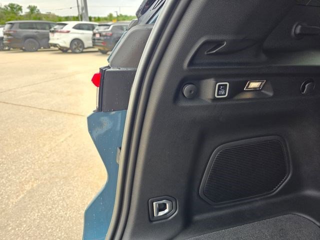 New 2026 Steel Blue Exterior Paint Jeep Limited Reserve image 11