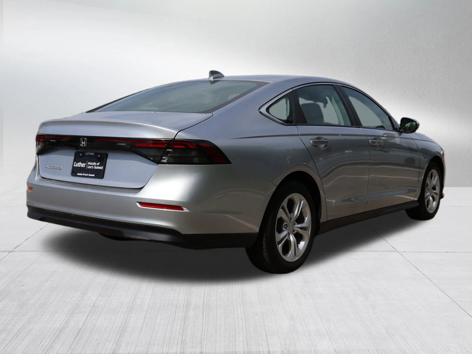 Used 2025 Solar Silver Metallic Honda LX image 6