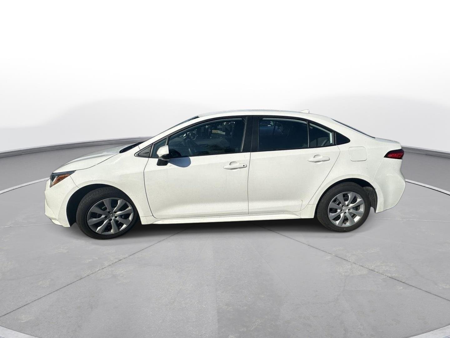Used 2024 Ice Cap Toyota LE image 9