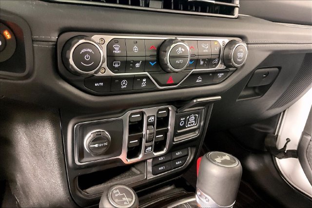 Used 2025 White Jeep Sahara image 10