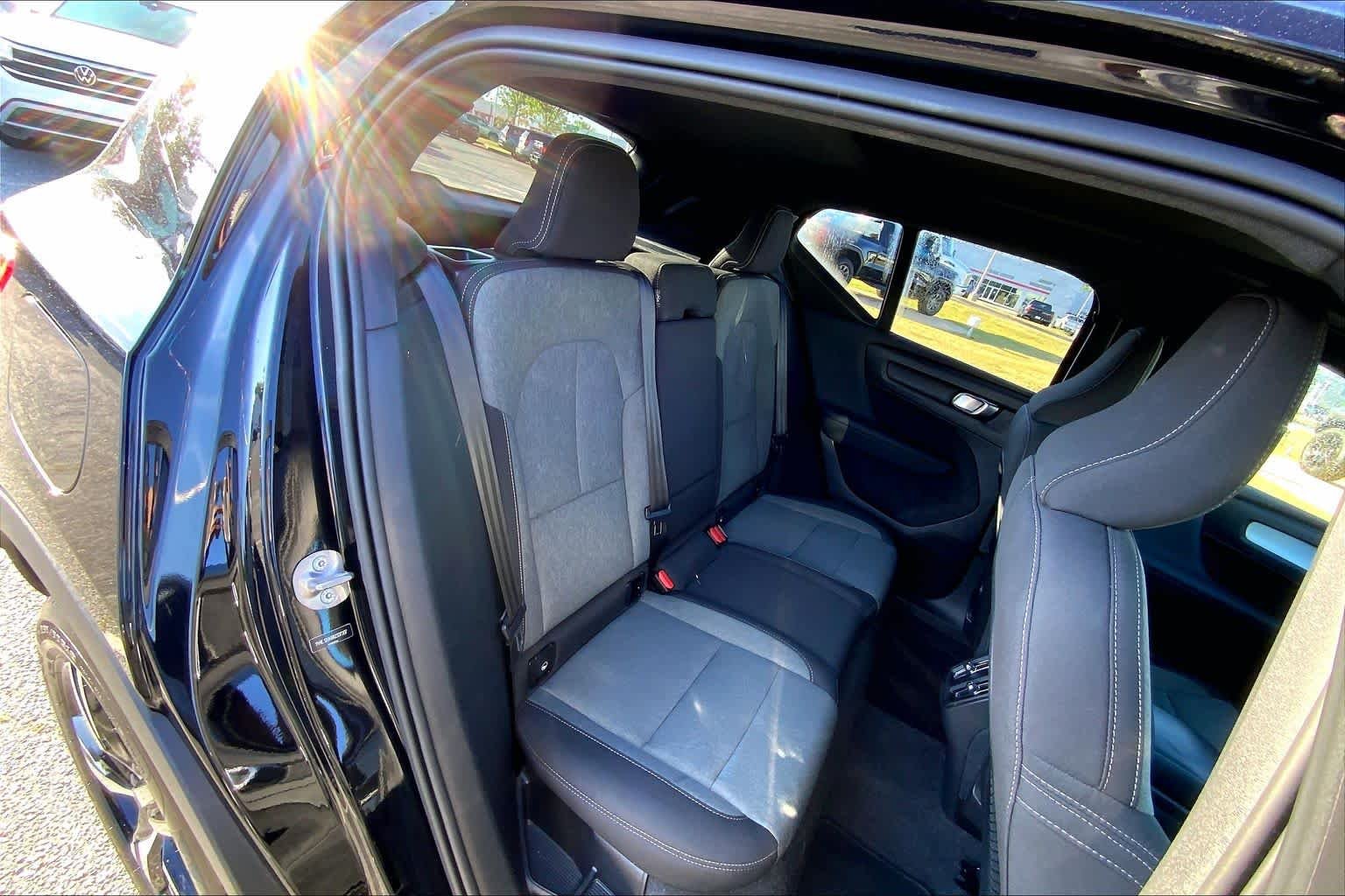 2024 Volvo XC40 Core - Photo 19