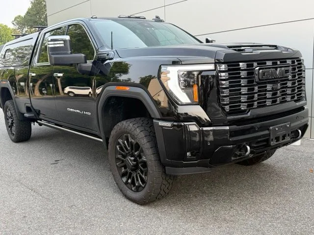 Used 2025 Onyx Black GMC Denali Ultimate image 6