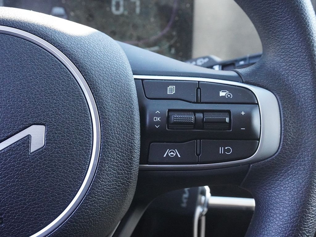 Used 2024 White Kia LX image 41