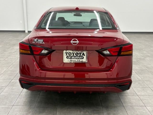 Used 2025 Red Nissan 2.5 SV image 3