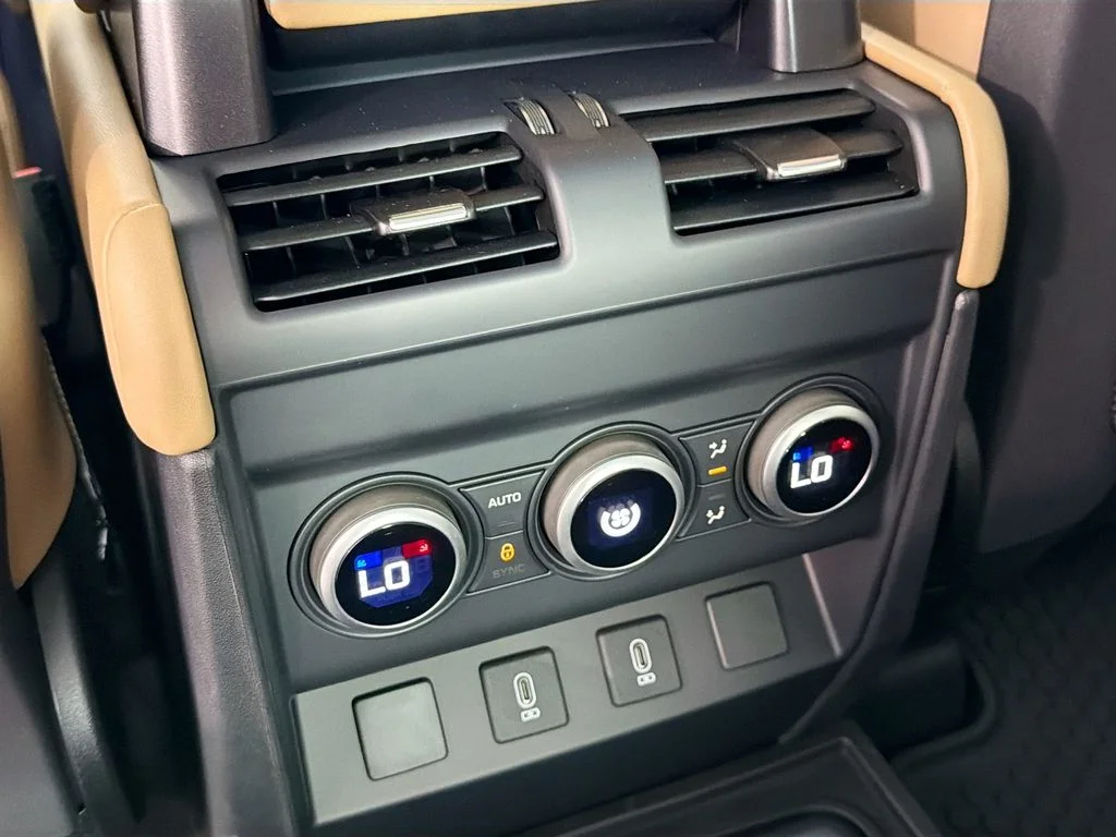 New 2026 Fuji White Land Rover X-Dynamic SE image 27