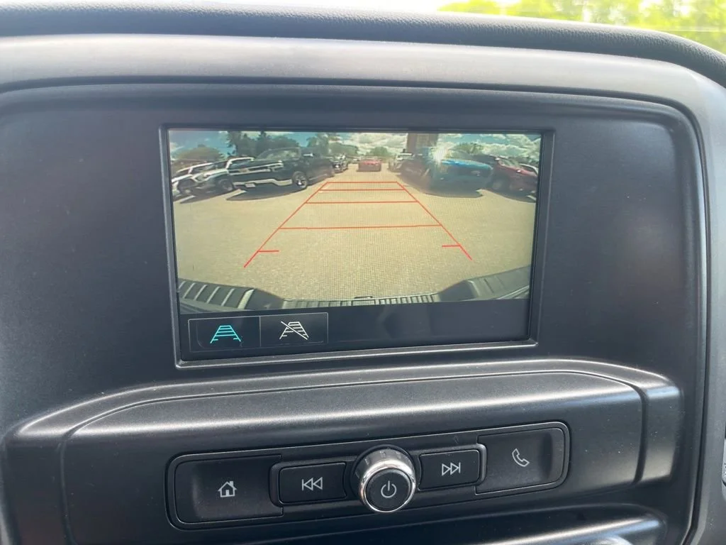 Used 2018 GRAPHITE METALLIC Chevrolet LS image 23