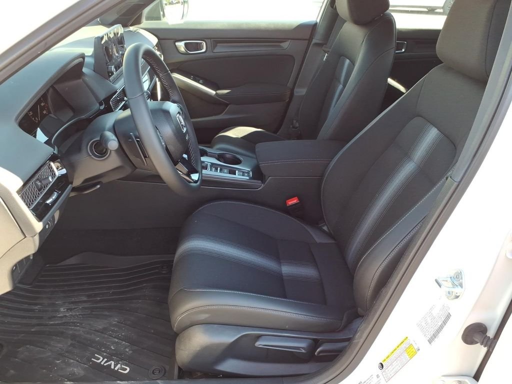 2025 Honda Civic Hatchback Sport - Photo 13