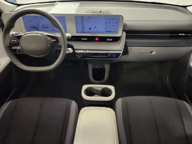 Used 2024 White Hyundai SEL image 18